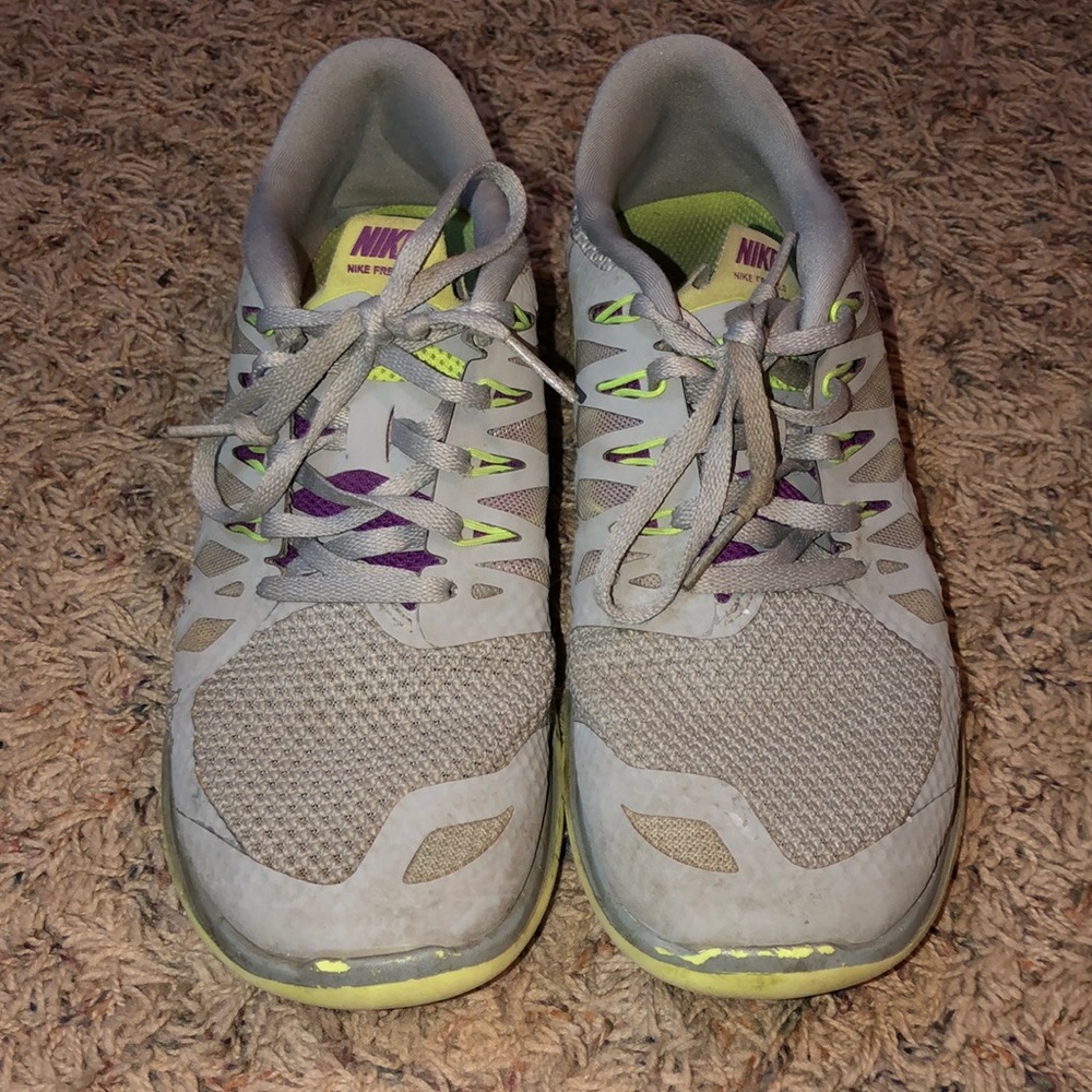 Nike - Picture 2 of 3